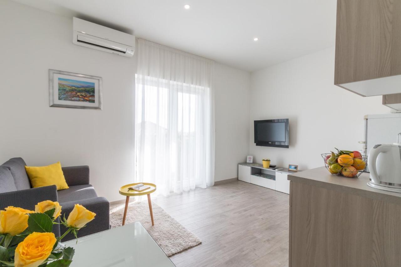 Apartments Lusani Split Exterior foto