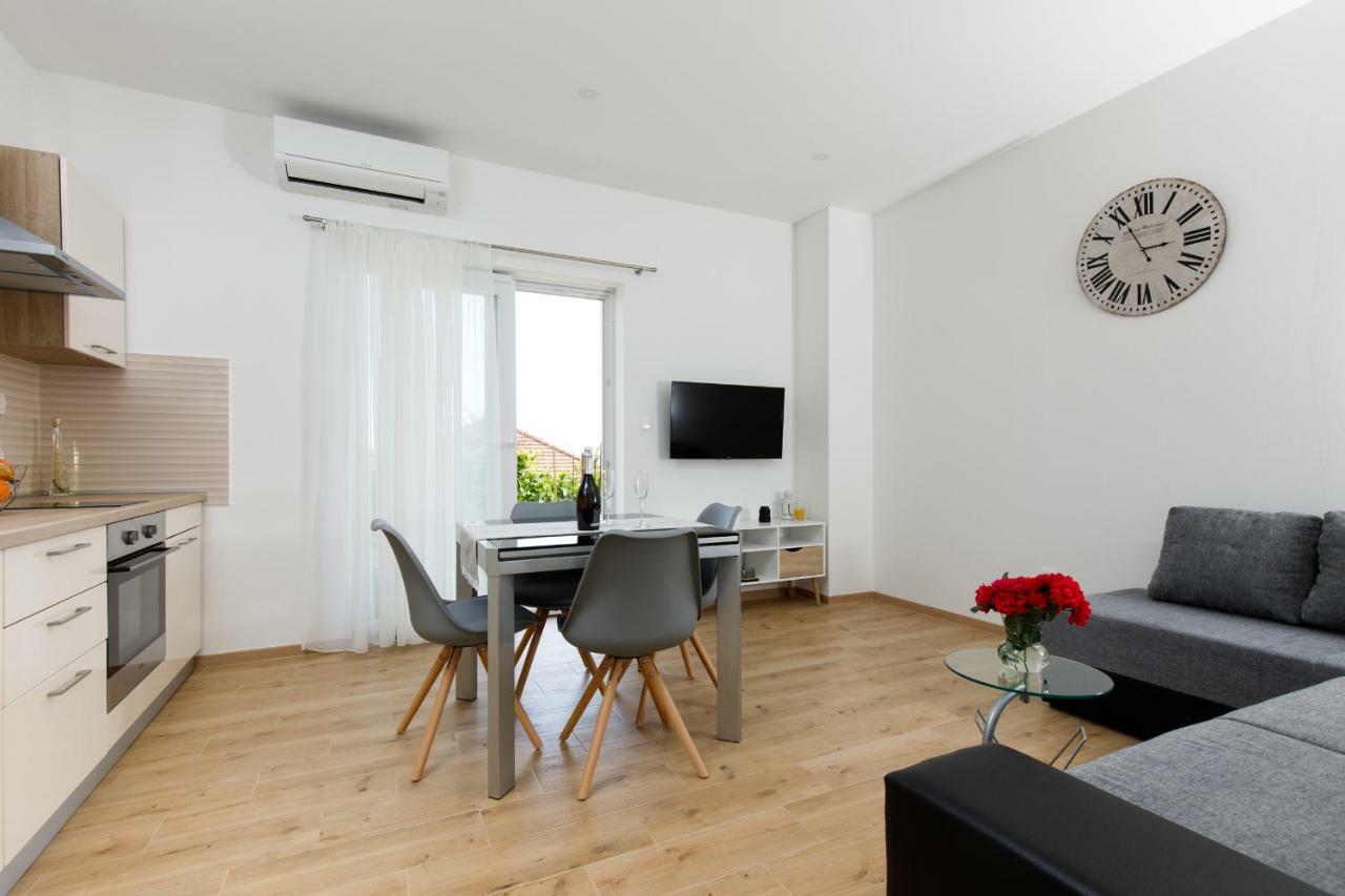 Apartments Lusani Split Exterior foto