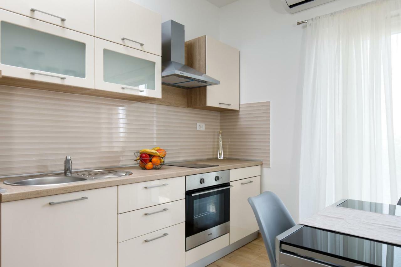 Apartments Lusani Split Exterior foto